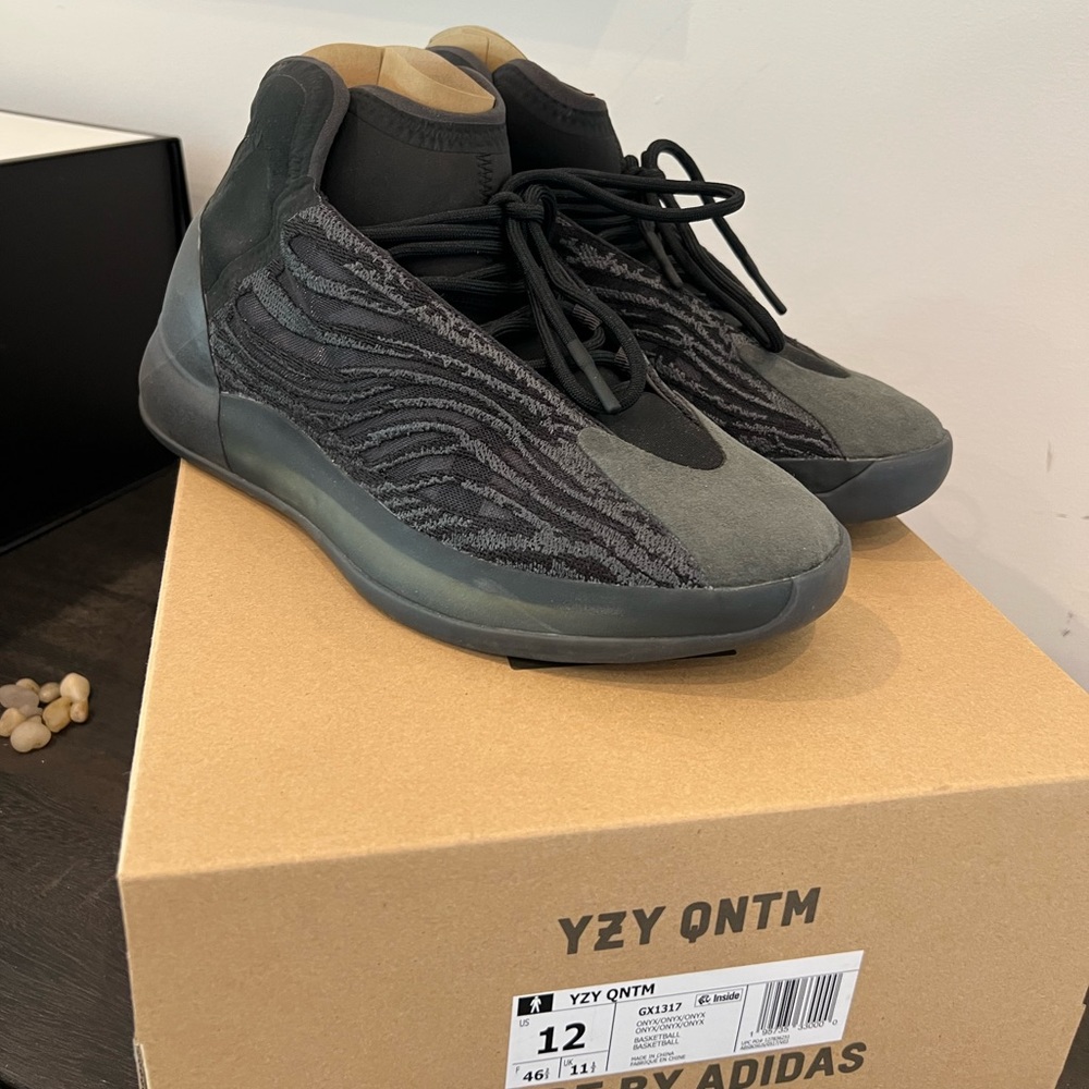 yeezy YZY ONTM